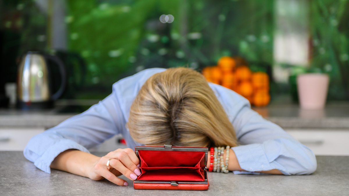 18 Money Mistakes That Keeps You Broke