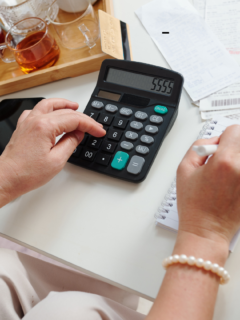 9 Effective Ways to Reduce Your Monthly Expenses