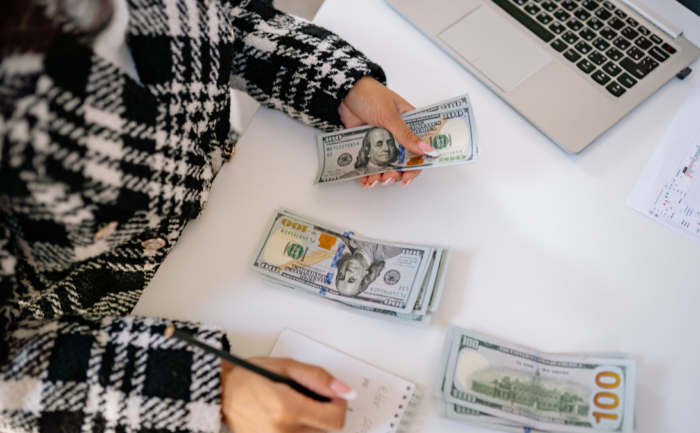 How Much Cash Should You Keep By Age