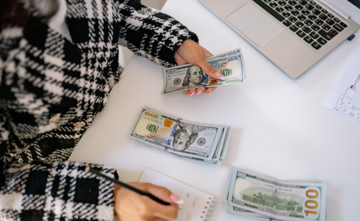 How Much Cash Should You Keep By Age